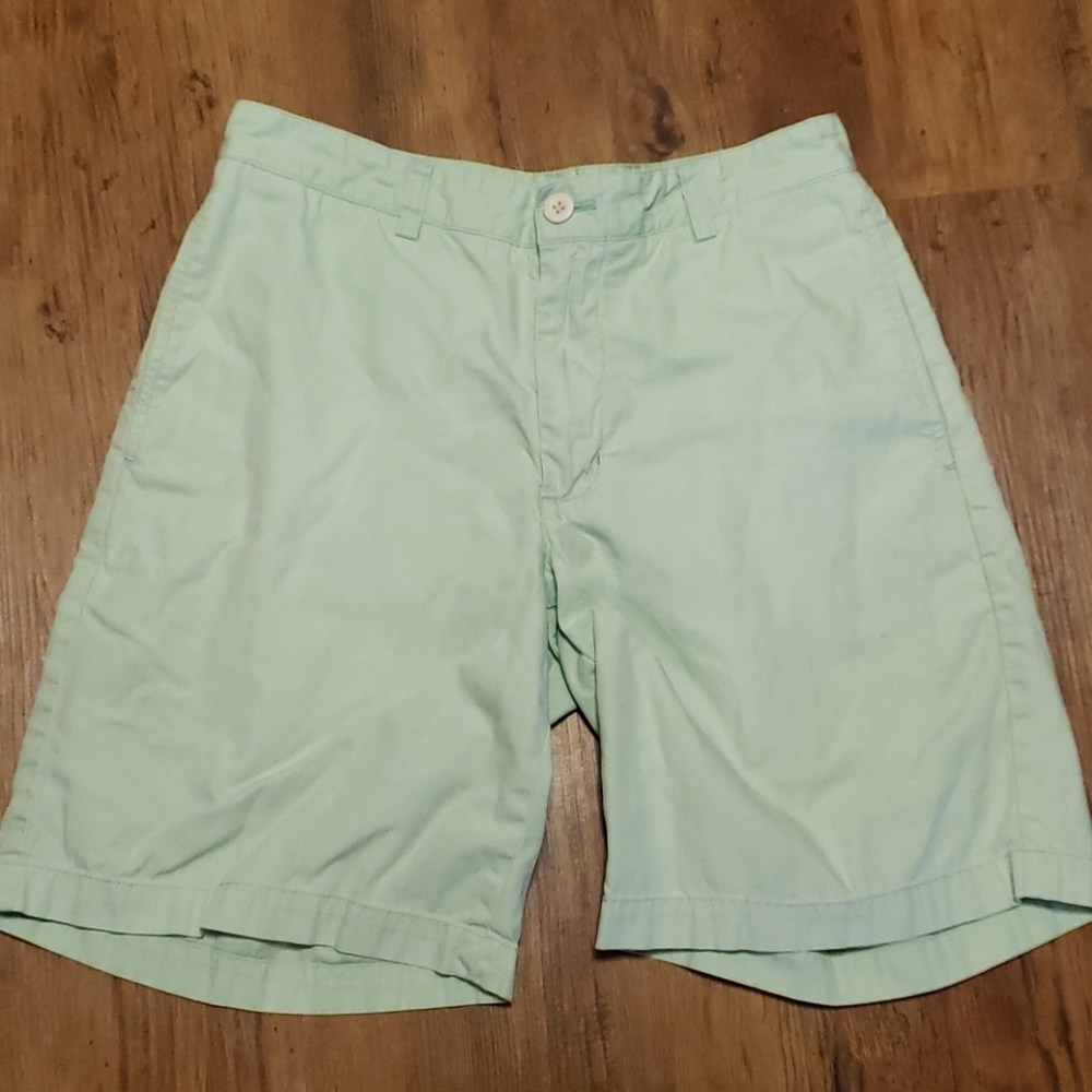Vineyard vines light mint green flat front shorts
